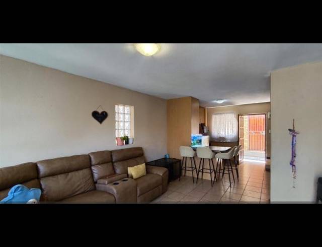 2 BEDROOM DUPLEX FOR SALE IN BIRCHLEIGH NORTH